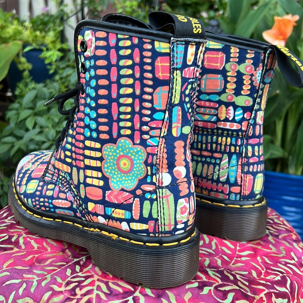 🏴󠁧󠁢󠁥󠁮󠁧󠁿 Dr. Martens MIE Vintage Multicolor Floral Boots UK 4 - Picture 10 of 17